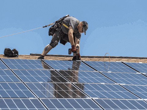 Solar System Installation worker in Kirkland, West Island
